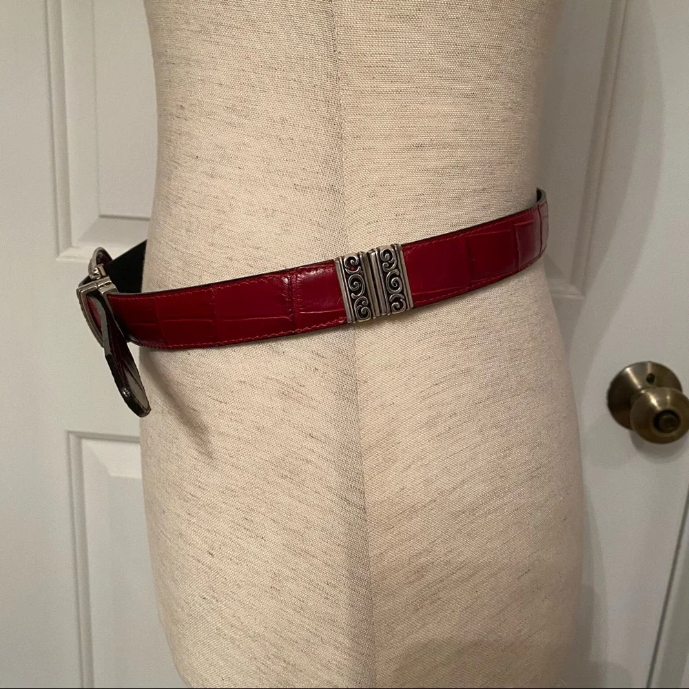 BRIGHTON BELT BLACK RED LEATHER REVERSIBLE SILVER TONE HARDWARE size 32